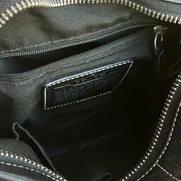 Coach black leather sm/med shoulder bag Serial no G05D-1453 - Picture 8 of 17